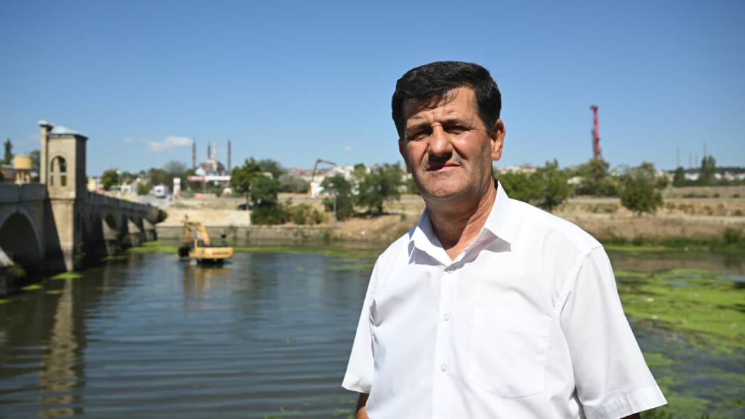 Su yüzeyi plastik atık ve sazlıklarla kaplanmıştı: Yetkililer alarma geçti 3